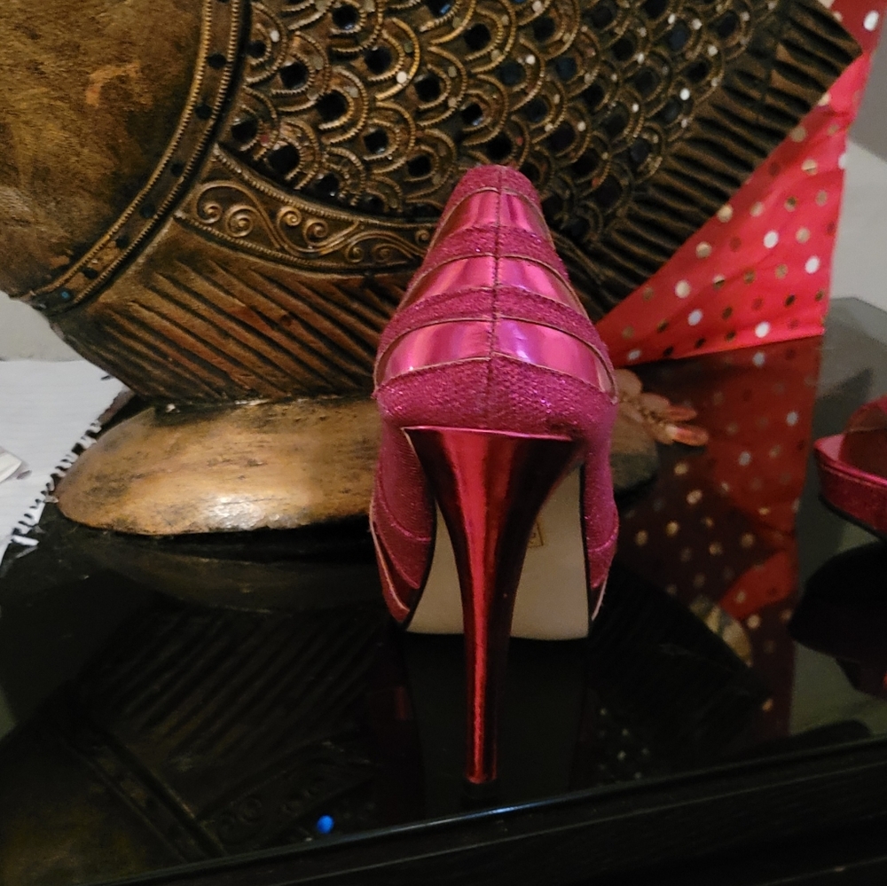 New Core Heels Beautiful! - Picture 3 of 5